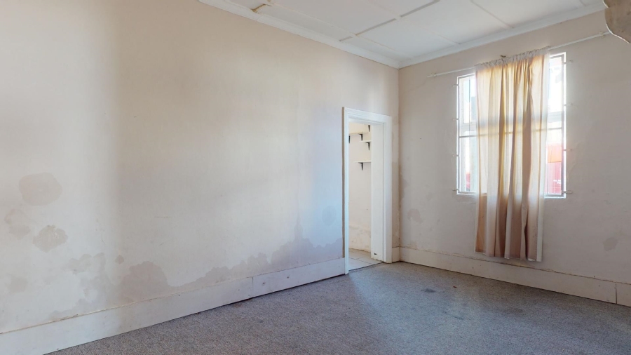 6 Bedroom Property for Sale in North End Eastern Cape